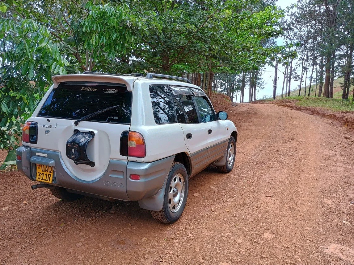 Toyota Rav4 on Uganda countryside road