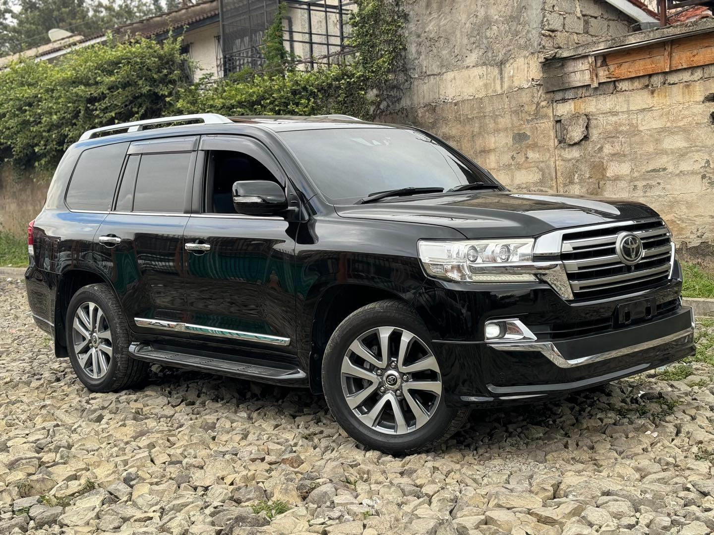 Private taxi transfer SUV at Entebbe Airport Uganda